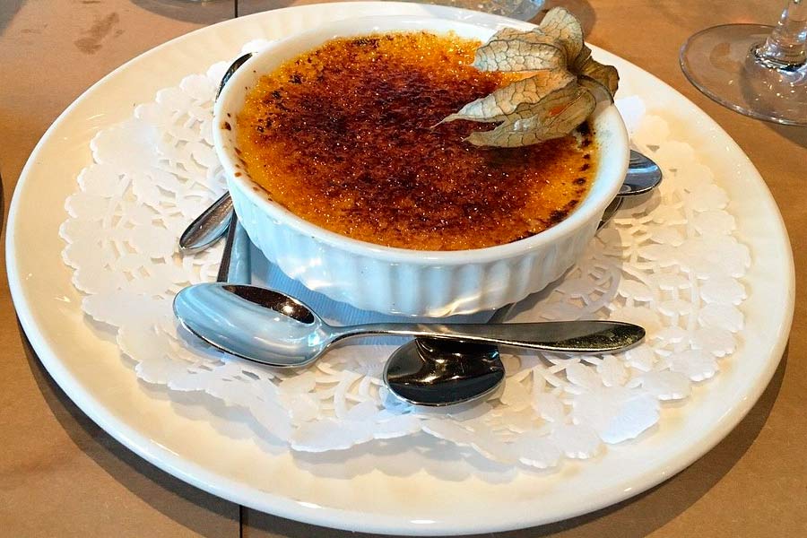 Bistro La Cohue la creme brulee